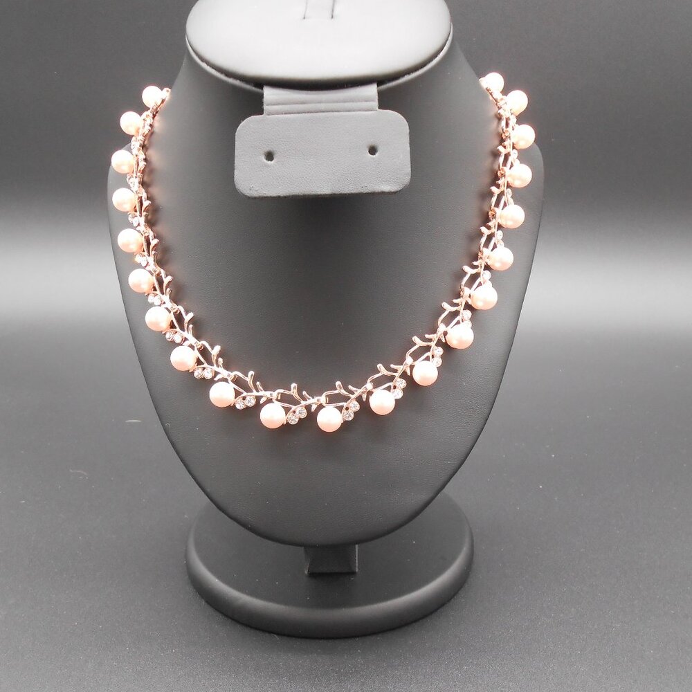 Necklace, Pink Color Shell Pearl and White Crystal Necklace - Picture 3 of 12